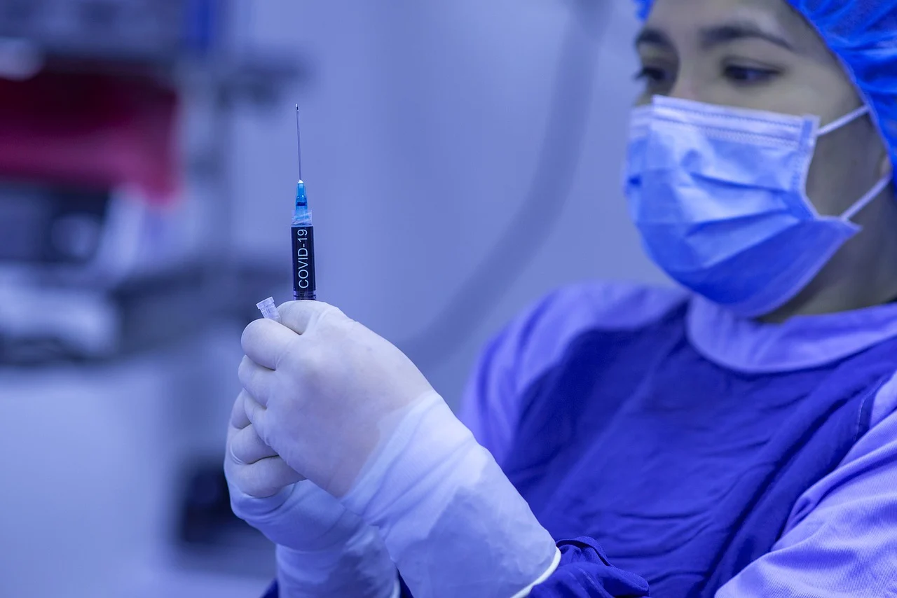 Covid-19: вакцинироваться готовы 70% персонала больниц