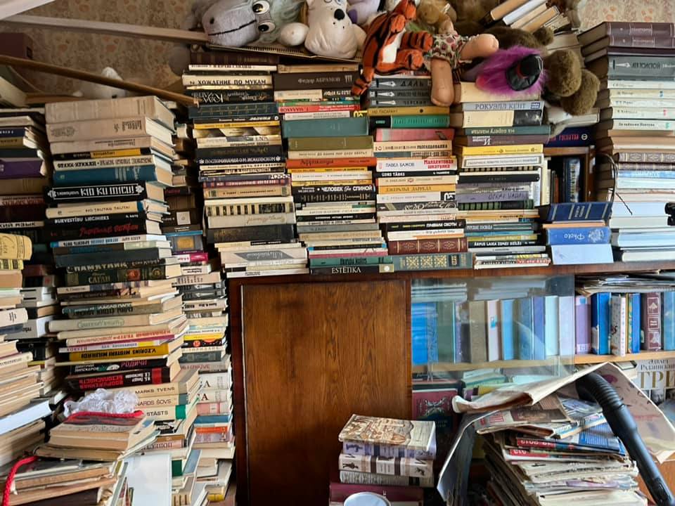 На Югле раздают 10 000 книг. В память о матери