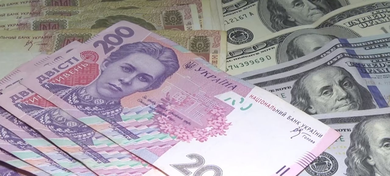 Национальный банк Украины девальвировал гривну на 25%