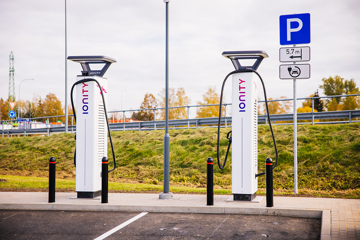 Circle K установит первые 4 зарядки на своих автозаправках