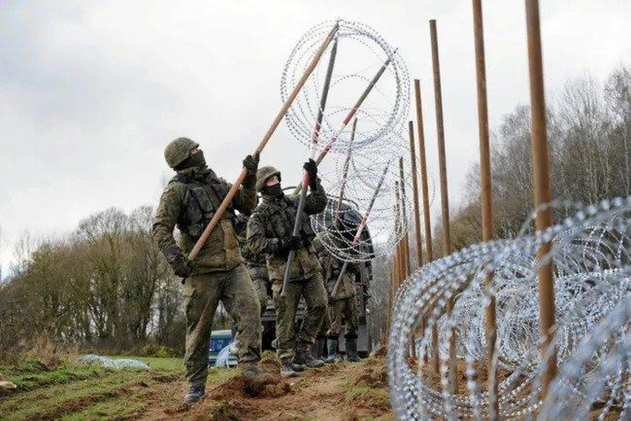 Польша за 2,3 млрд евро укрепит восточную границу