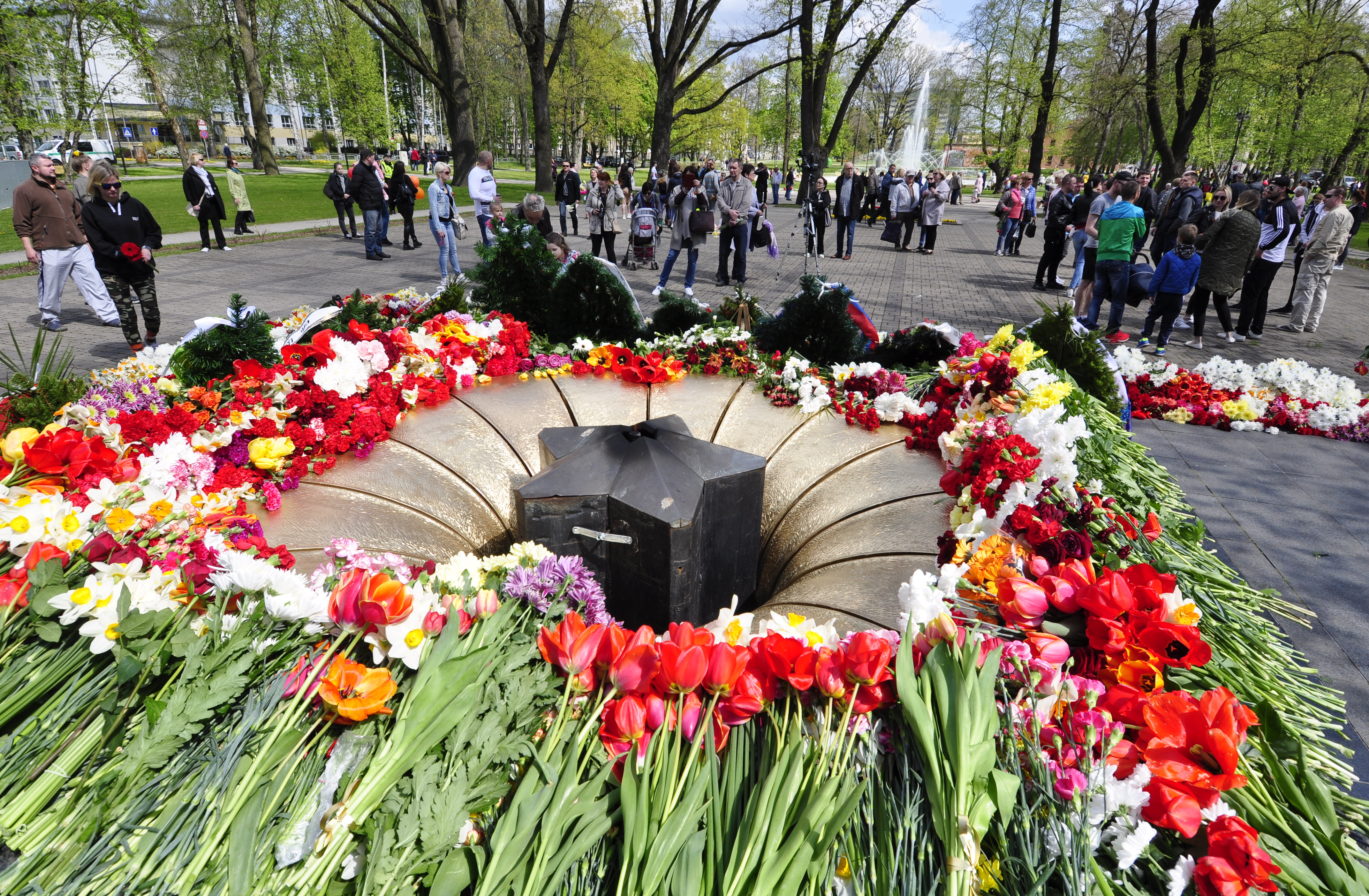 9 мая Даугавпилс не будет мешать возложению цветов